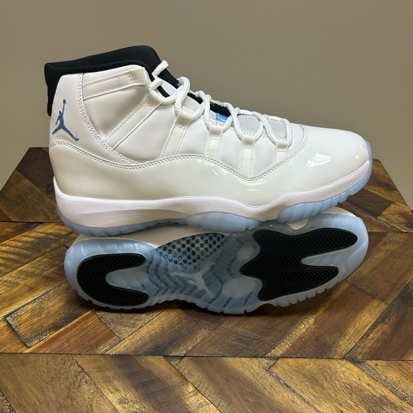 Air Jordan Retro 11 Legend Blue Size 11.5, OG New In Box main image 6